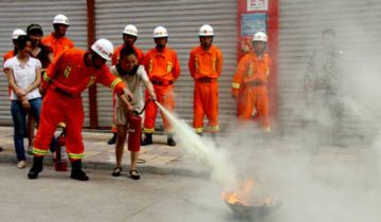 超群物業(yè)公司開(kāi)展滅火救援演練